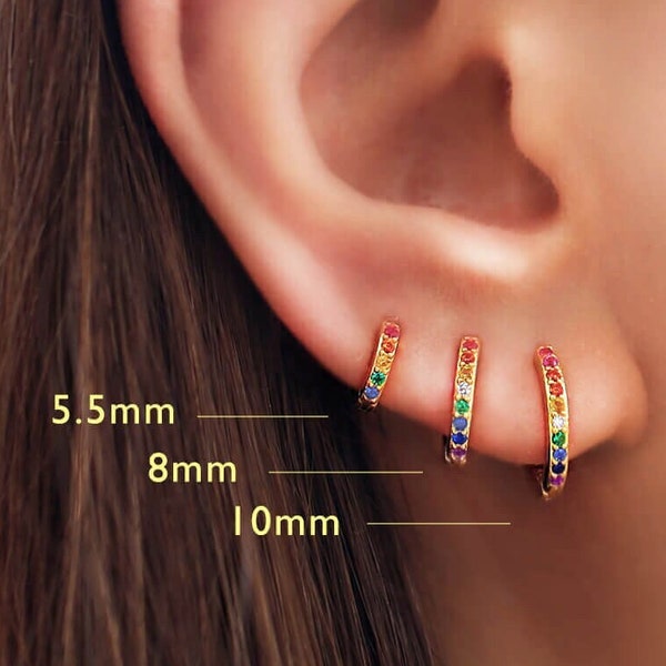 Boucles d'oreilles Huggie • Boucles d'oreilles arc-en-ciel • Boucles d'oreilles délicates Argenté/Or • *H1777