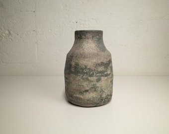 Concrete vase, primitive rustic, handmade, Eiapit design