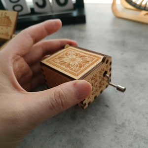 Handcrafted Wooden Music Box with Movie and Game Music Options La La Land 画像 5