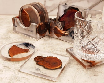 Stylish and Functional: Set of 6 Resin Coasters with Embedded Pine Wood Slices and Coaster Holder - Perfect for Hot and Cold Beverages