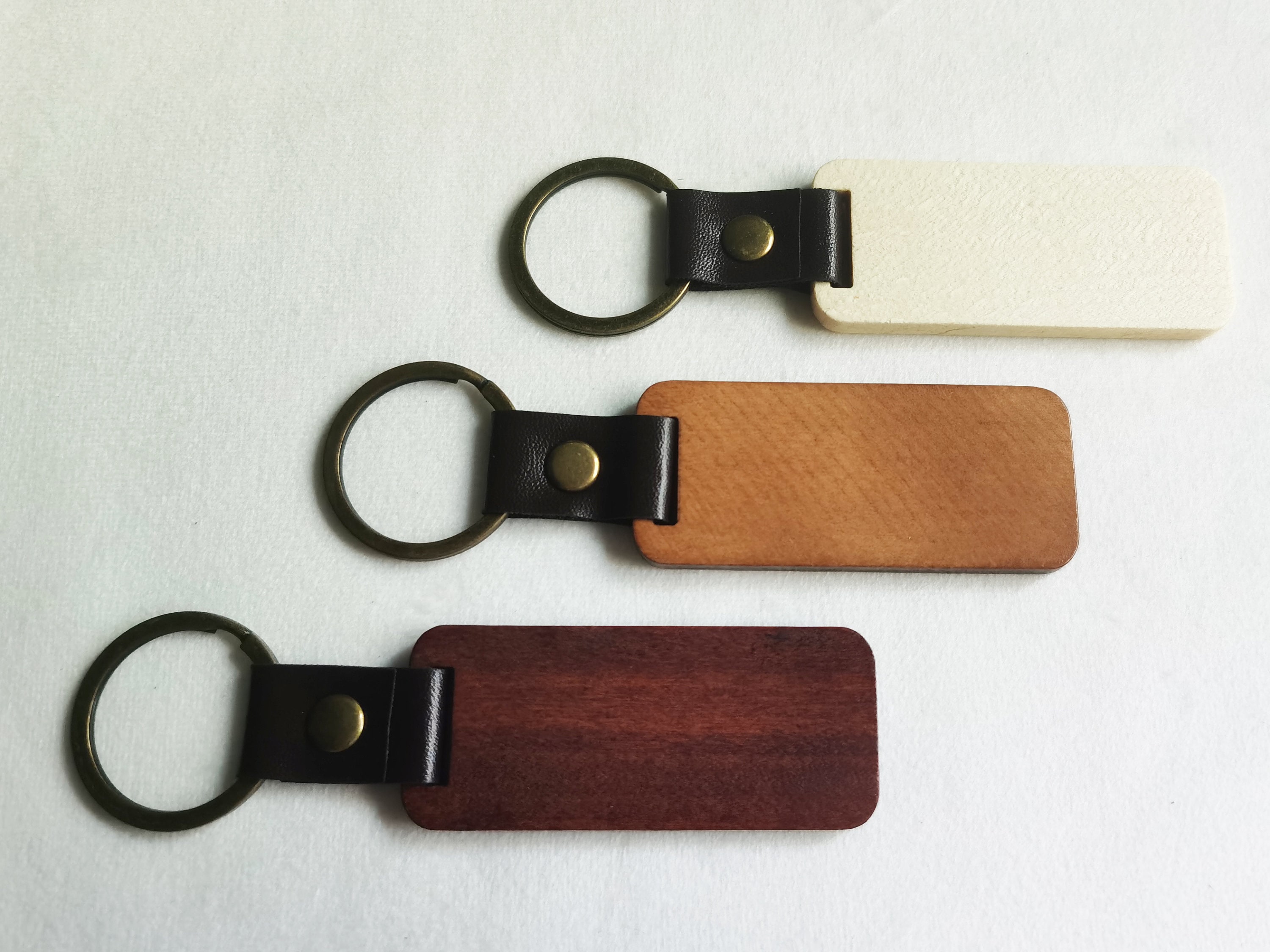 Homemaxs 6pcs Wood Keychain Blank Wood Keychain Blanks Wooden Key Ring Crafts Keychain Engravable Wood Pendent, Adult Unisex, Size: 4.5X3.5X0.6CM