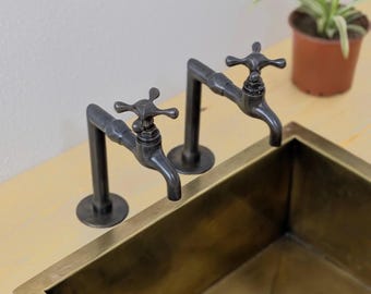 Handgefertigte Messing-Säulenhähne für die Küche - gebürstete Waschbeckenhähne.s
