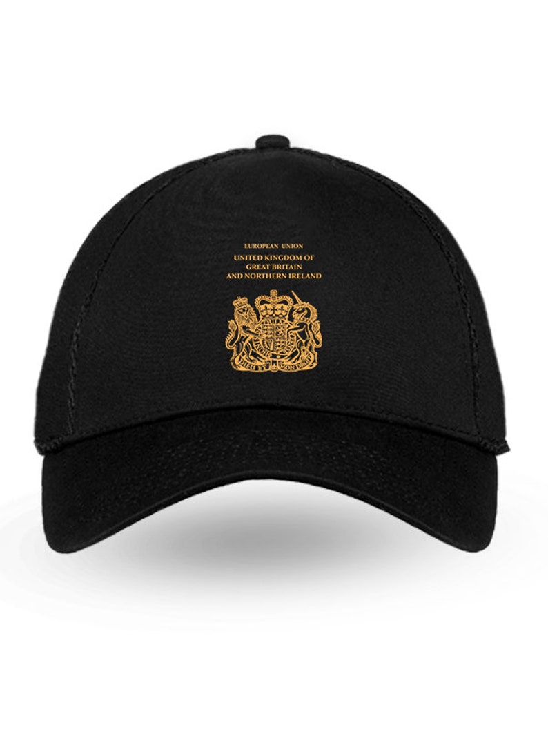 Peut inclure: Casquette de baseball noire avec un blason brod&eacute; en or comportant le texte "UNION EUROP&Eacute;ENNE ROYAUME-UNI DE GRANDE-BRETAGNE ET D'IRLANDE DU NORD".