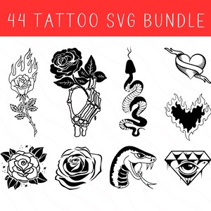 Pu&ograve; includere: Un set di 44 disegni di tatuaggi SVG in bianco e nero. I disegni includono rose, serpenti, cuori e un diamante con un occhio.