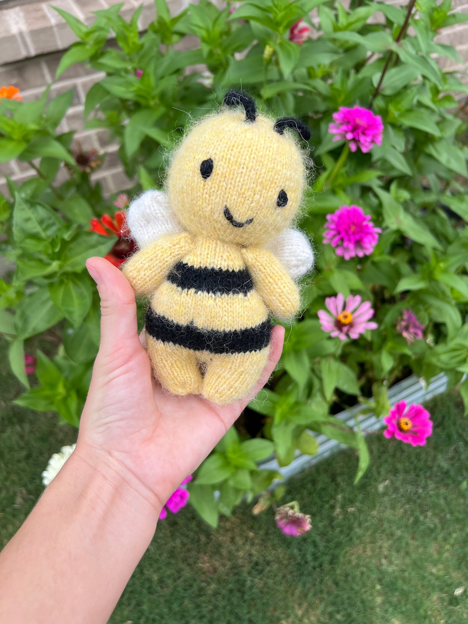 Buzzy Bee Knitting Pattern, Amigurumi Knitting Pattern - Etsy