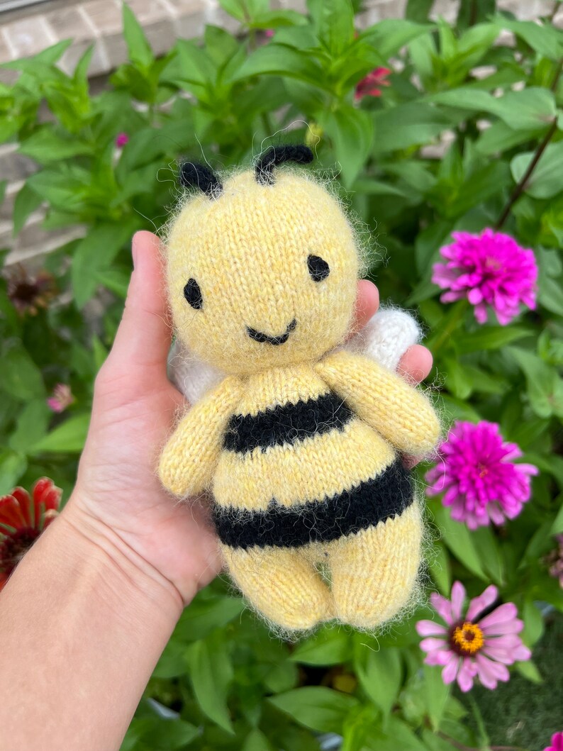 Buzzy Bee Knitting Pattern, Amigurumi Knitting Pattern - Etsy