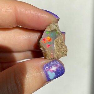 High Quality Ethiopian Welo Opal | Strong Play of Color & Fire | Natural Raw Rainbow Flash Display Specimen | Rough Flashy Gemstone on Stand