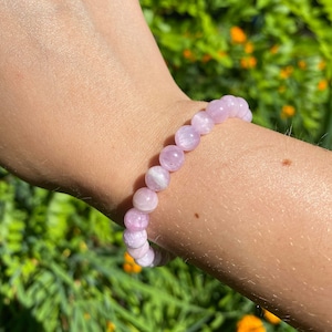 Pink Kunzite 8 mm Bead Bracelet | Natural Polished Crystal Jewelry | Self-Love & Heart Chakra Accessory | Chatoyant Stone