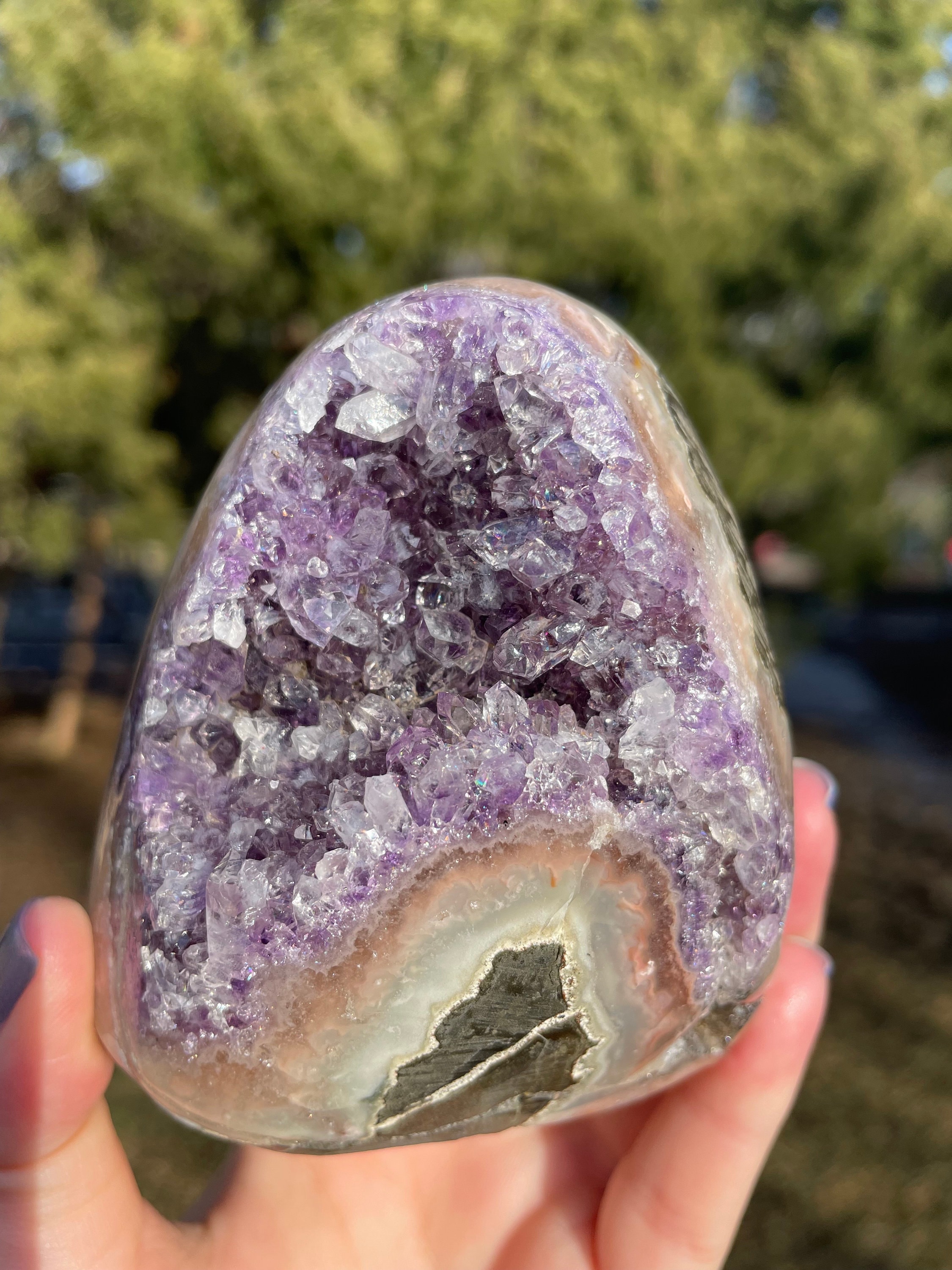 キラキラ輝くパープルアメジストジオードカットベース | 天然