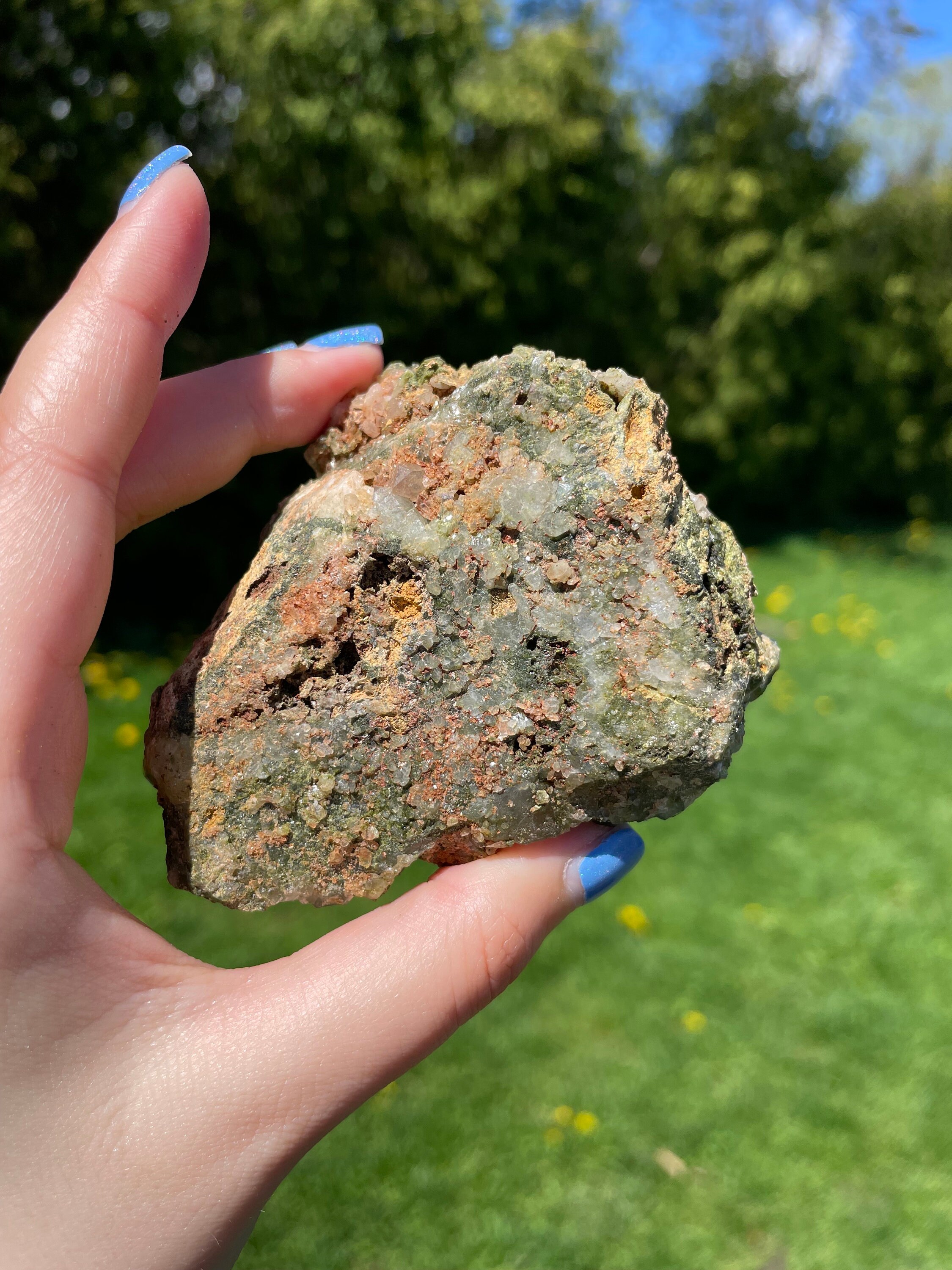 トルコ産キラキラ輝く森の妖精エピドートクォーツ｜希少なクリスタル