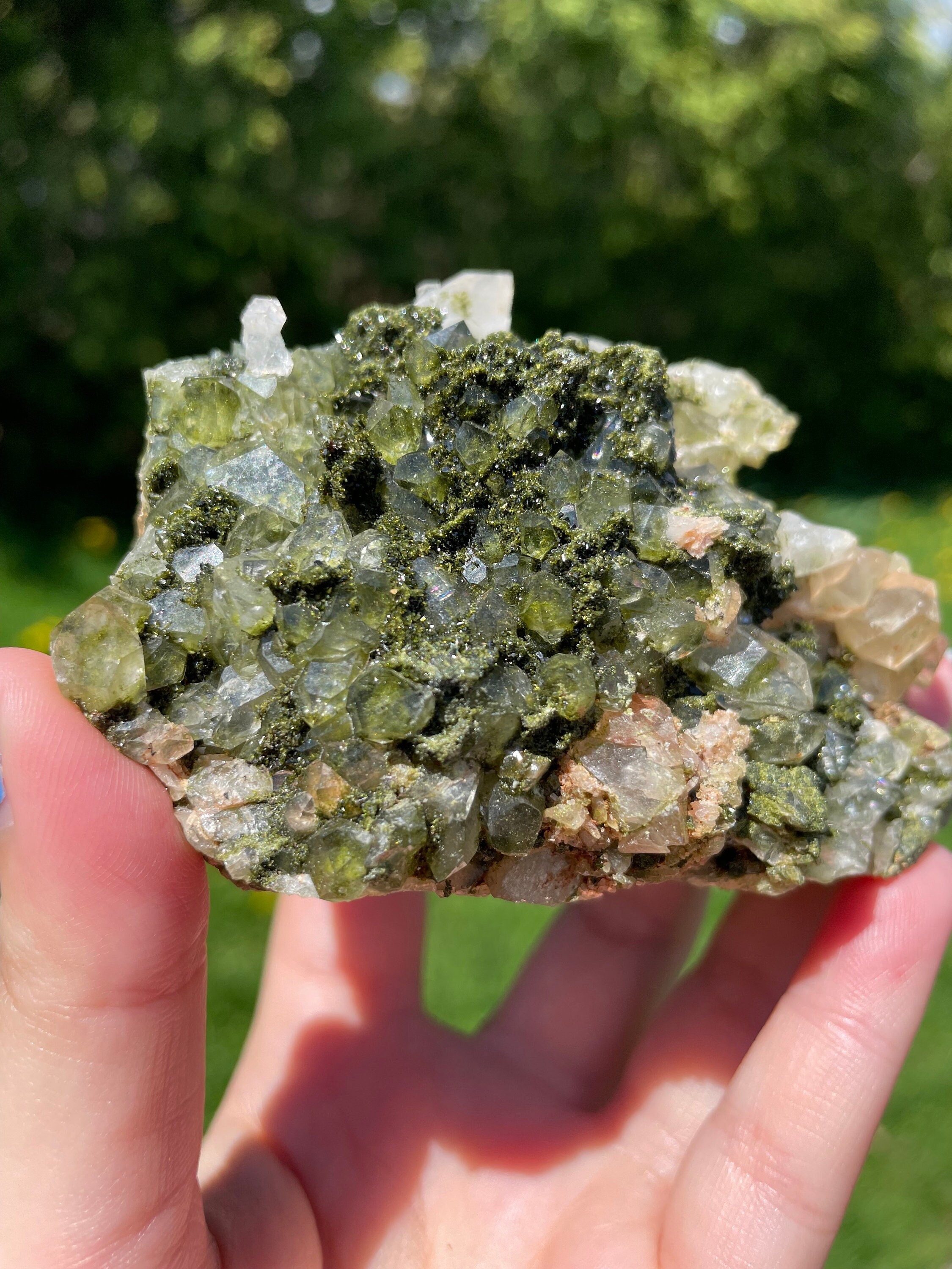 トルコ産キラキラ輝く森の妖精エピドートクォーツ｜希少なクリスタル
