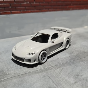 Kit di conversione Mazda Rx-7 Veilside in scala 1/64