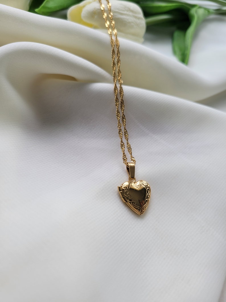 18K Gold Filled Gold Heart Locket Necklace, Small Locket, Big Locket, Minimalist Gift, Personalized Gift, Waterproof Jewelry, Photo Locket image 4