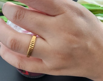 18K Gold gefüllter Ring, stapelbare dünne Bandringe, Finger-Statement-Ring, 18k Gold-Ehering, minimalistische gestapelte Ringe, Geschenk für sie,