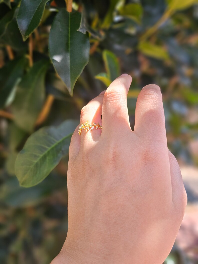 14K Gold Filled Leaf Ring, Open Size Adjustable Minimalist Dainty Delicate Ring, gift for her, birthday gift, gift for mom, minimalist ring image 3