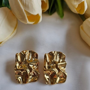 Texture Gold Earrings, Minimalist Geometric Earrings, Creased Effect Gold Studs, Diamond Shape earring, 18K Gold Filled, Gift For Her