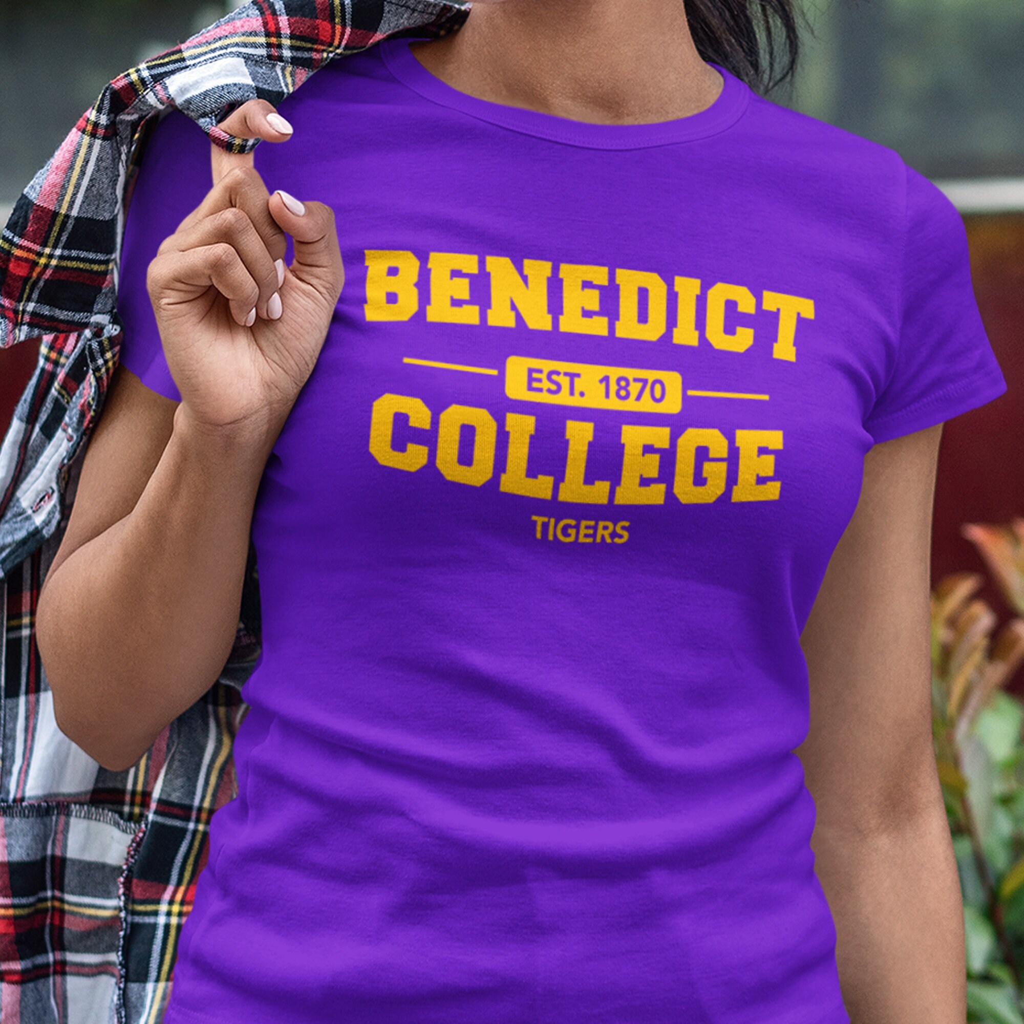 Benedict 1870 College Apparel - T Shirt Benedict 1870 College Apparel - T Shirt