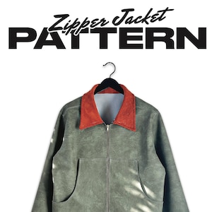 Op de afbeelding: Een groen ritsjaspatroon met een oranje kraag, hangend aan een zwarte hanger. De jas heeft een ritssluiting aan de voorkant en twee voorzakken. De tekst "Zipper Jacket Pattern" staat boven de jas.