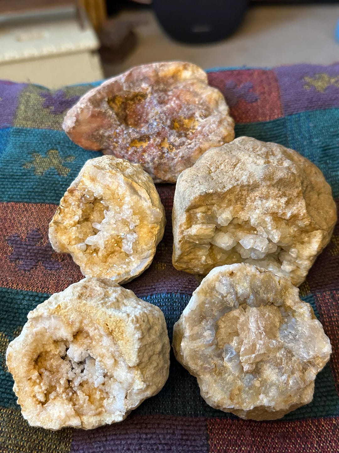 Geodes Ky Kentucky Geodes With Quartz and Chalcedony, Four Pieces + One Fragment ...