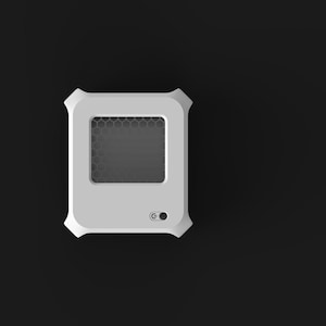 Peut inclure: Un appareil rectangulaire blanc avec des coins arrondis et un &eacute;cran gris fonc&eacute; avec un motif en nid d'abeille. Un petit bouton et un voyant lumineux sont visibles en bas. L'appareil est pos&eacute; sur un fond noir.
