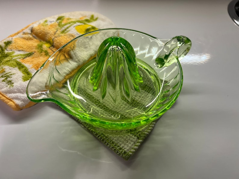Vintage Green Uranium Glass Citrus Juicer Reamer Etsy