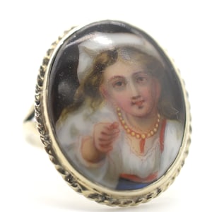 Elegant Antique Victorian Silver and Porcelain Hand-Painted Miniature Ring with Girl&#39;s Portrait from France, 19th Century