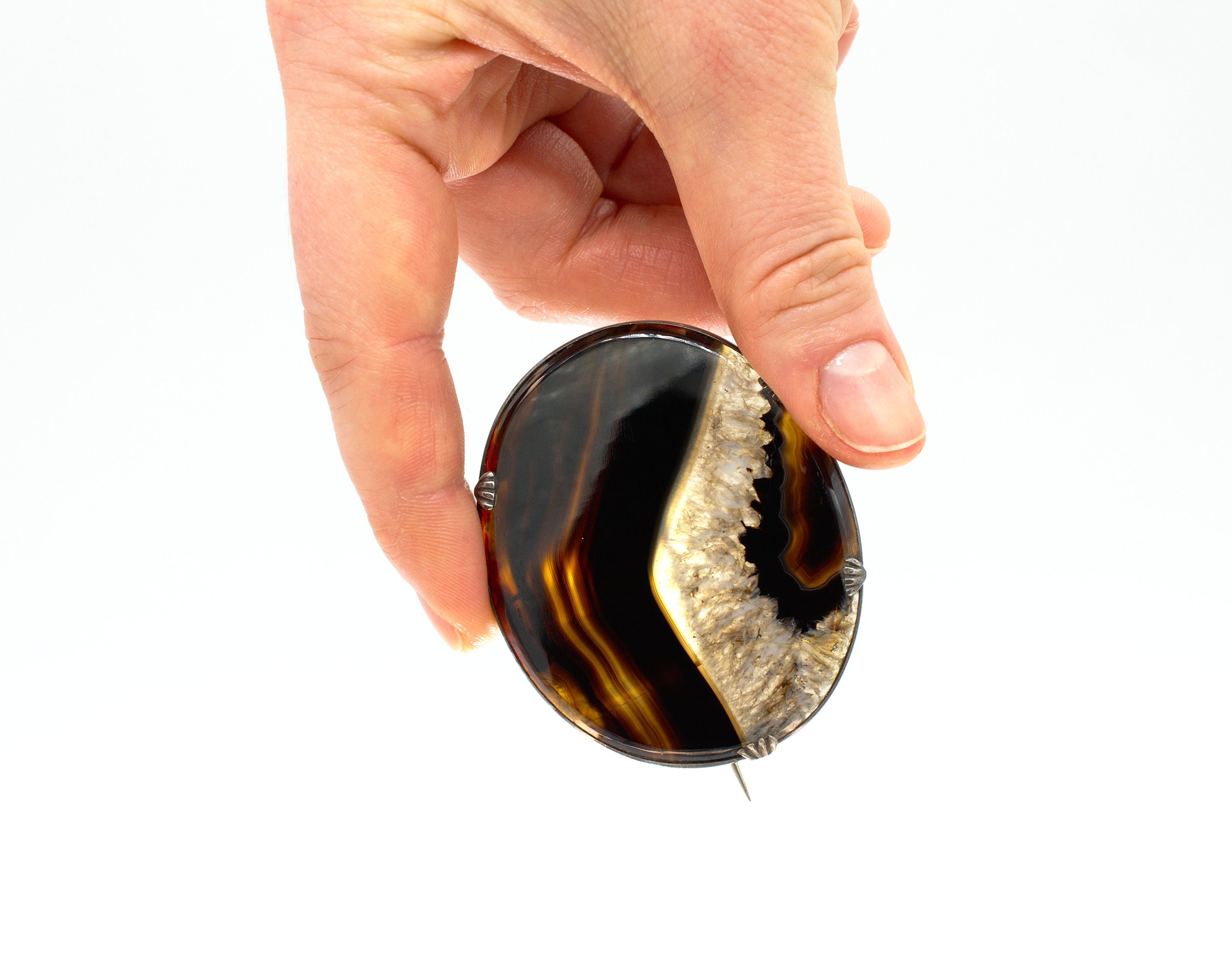Broche Vintage Ovale En Agate Rayée Marron 'C' - Crochet Argent Alliage - Pièce Unique