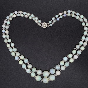 Elegant Antique Edwardian Genuine Australian White Opal Graduated Beaded Necklace with Decorative 9ct White Gold Pearl Clasp