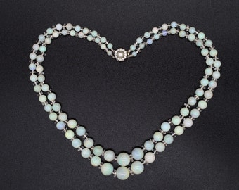 Elegant Antique Edwardian Genuine Australian White Opal Graduated Beaded Necklace with Decorative 9ct White Gold Pearl Clasp