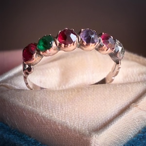 Zeldzame Georgian REGARD-ring: 9 kt roségoud, edelstenen plakken, maat 6,75