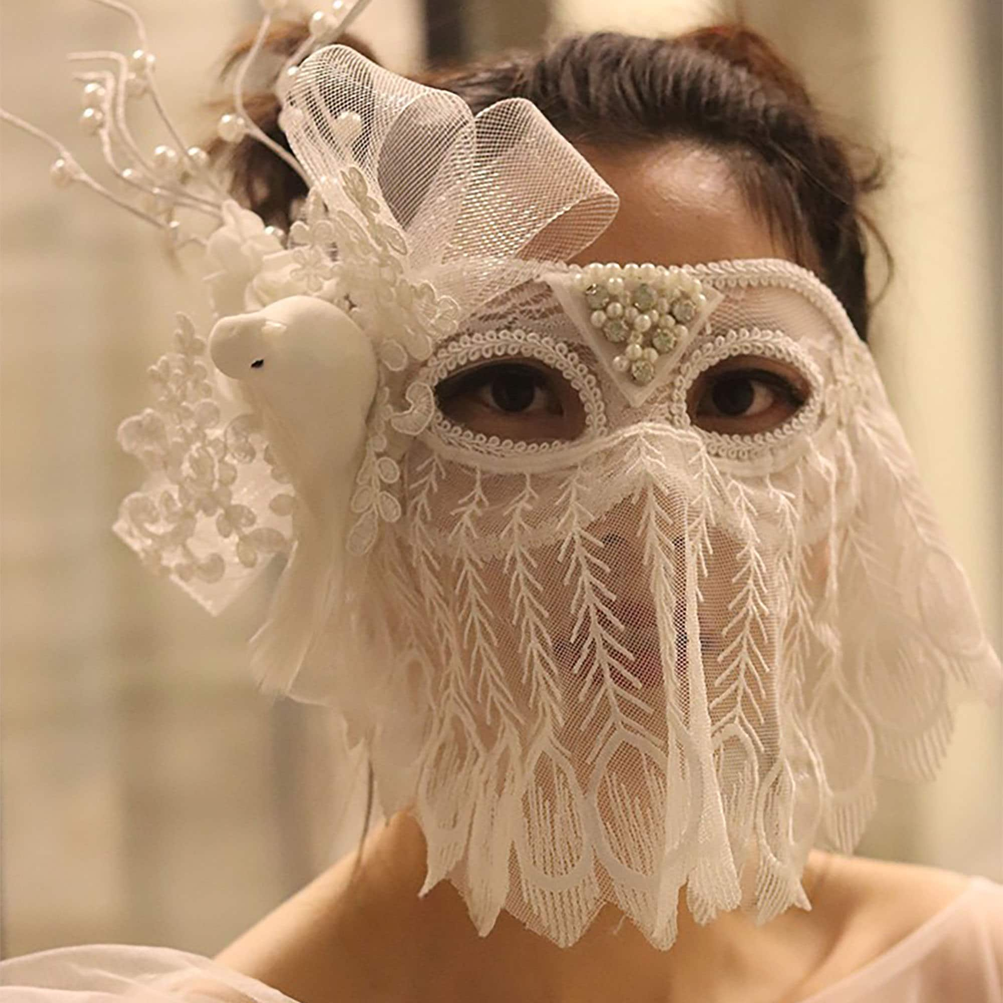 White Venetian Masquerade Mask - Mardi Gras Masks (STC12905)