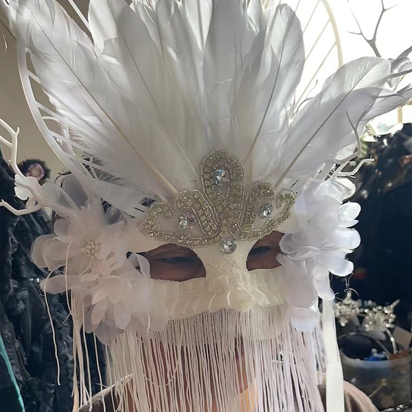 Überspitzte Punk Vollgesicht Halloween Party maskierte Prom Maske, maskierter Sänger Weihnachten Weiße Quaste Maske Ast Blume