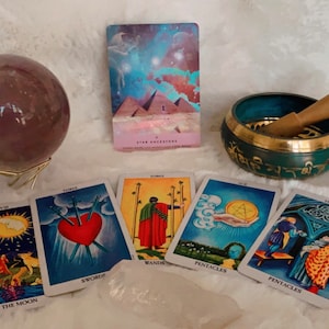 Full Reading (5 Tarot cards + 1 Oracle card)