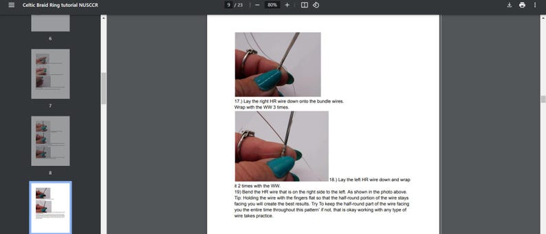 Pode incluir: Close-up de uma m&atilde;o segurando um fio e enrolando-o em torno de um feixe de fios. O texto na imagem diz: "17. Coloque o fio HR direito para baixo sobre o feixe de fios. Enrole com o RWW 3 vezes. 18. Coloque o fio HR esquerdo para baixo e enrole-o de frente para o fio HR direito com os dedos desse lado para a esquerda. Como mostrado na foto acima. Tente manter a parte semicircular do fio permanece voc&ecirc; o tempo todo ao longo deste padr&atilde;o. Se n&atilde;o, est&aacute; bem trabalhar com qualquer tipo de fio requer pr&aacute;tica."