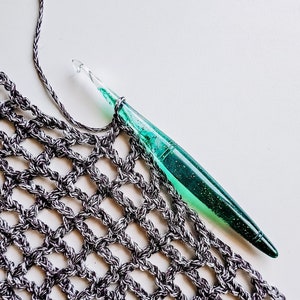 Birthstone Emerald Crochet Hook Ergonomic Resin Crochet Hook Glitter Crochet Hook Ophire Co image 2