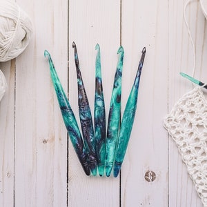 Birthstone Aquamarine Crochet Hook Ergonomic Resin Crochet Hook Glitter Crochet  Hook Ophire Co 