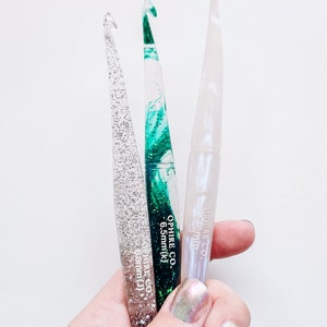 Birthstone Emerald Crochet Hook Ergonomic Resin Crochet Hook Glitter Crochet Hook Ophire Co image 4