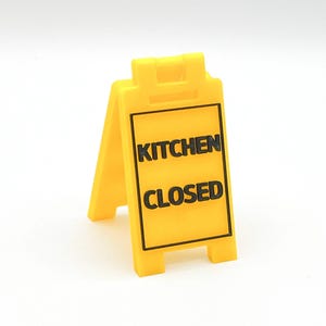 KITCHEN CLOSED - Mini Floor Sign - Custom Colors - 3D Printed