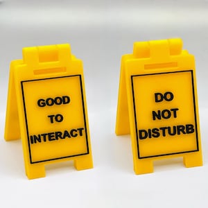 Buono per interagire / Non disturbare - Mini cartello da pavimento bifacciale - Colori personalizzati - Stampato in 3D