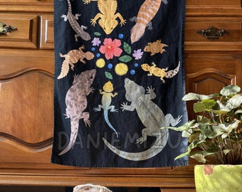 Gobelin z jaszczurką i gadem