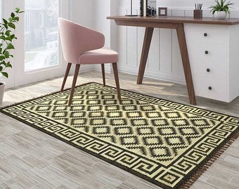 Alfombra Kilim de yute orgánico blanqueada y negra hecha a mano para decoración del hogar