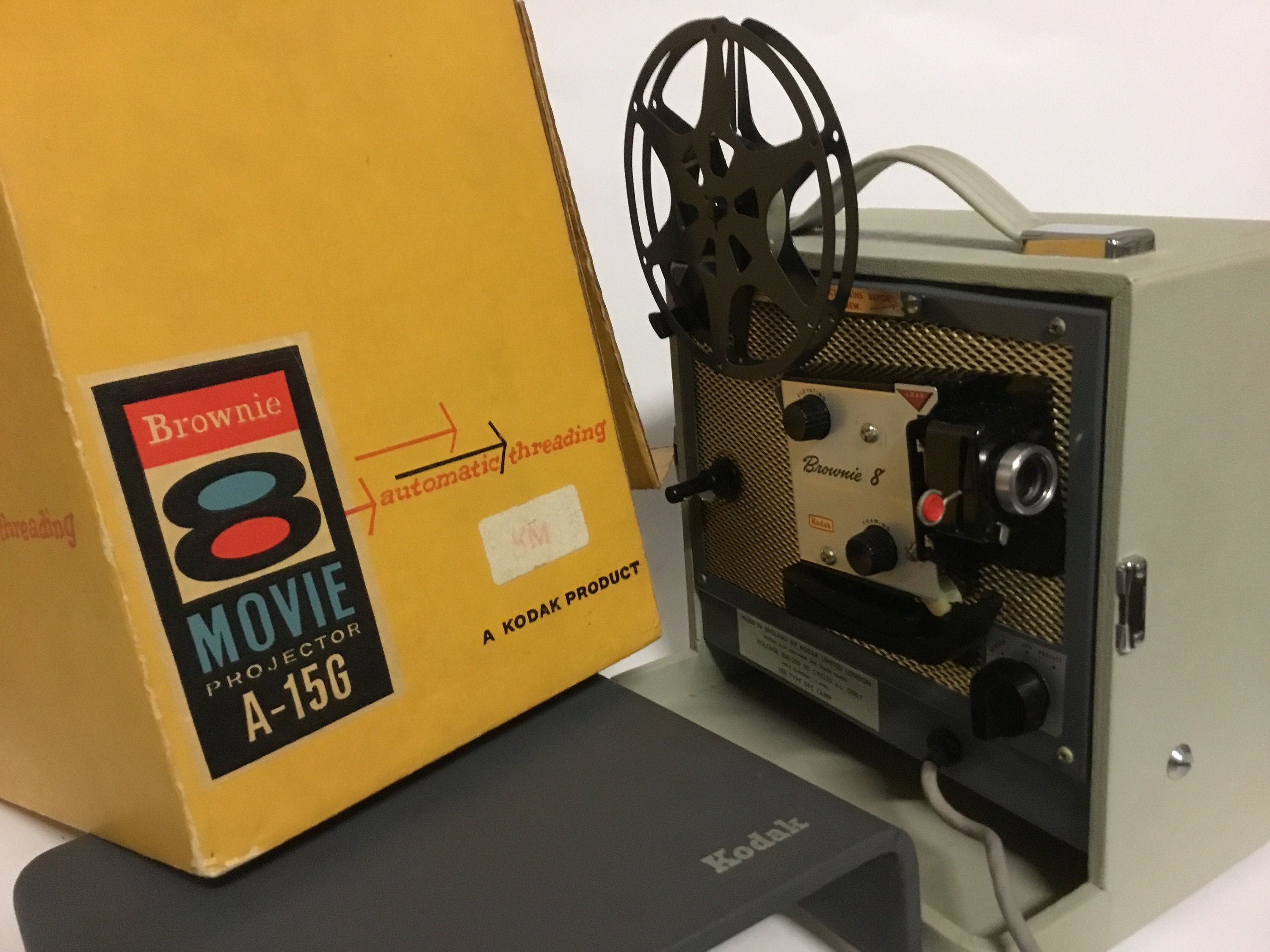 Vintage KODAK Instamatic M50 super 8 film projecteur avec ORIGINAL étui de transport 