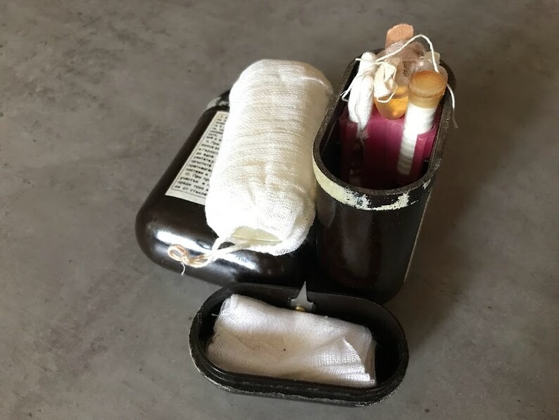 USSR Bakelite First Aid Kit/Еscape From Tarkov/tarkov/metro/stalker