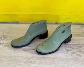 Shoe lasts for shoe making & felting