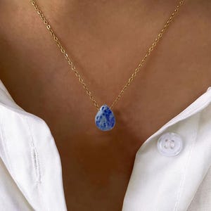 Sodalite Stone Crystal Necklace, Sodalite blue and White Protection Stone, Natural Sodalite Stone, Sodalite Stone Pendant