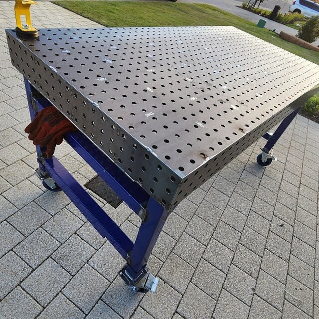 Welding Table 200 X 100 X 6mm & Accessories - Metric - Laser