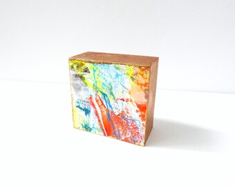 Hand-painted abstract 3D wall sculpture in neon colors, colorful and gold, acrylic painting on wooden block art object for hanging or standing