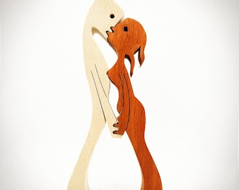 The kiss, handmade wooden art