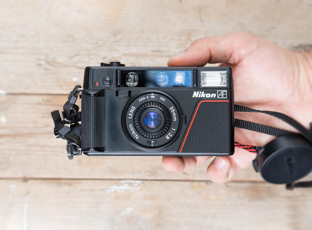 ■ 美品 ■ ニコン　Nikon L35AF 35mm F2.8 Nikon L35AF / 35mm F/2.8 Lens / 35mm Point and Shoot Film