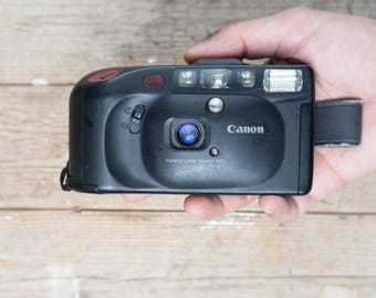 Canon Sure Shot ACE: Schwarze 35 mm Point and Shoot Filmkamera